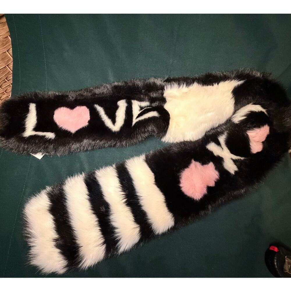 HEURUEH Faux Fur LOVE Scarf Black White Striped Pink Hearts Y2K Style NWt OS